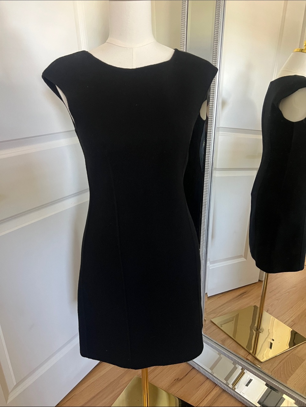 Theory Black Cap-Sleeve Midi Wool Sheath Cap sleeve Dress